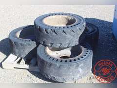 4-Skidsteer Tires on Rims