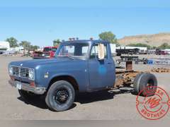 1973  International   1310 Eight Pickup