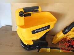 DeWalt Vacuum 20v; Spreader 20v w/(1) AM Battery in Case