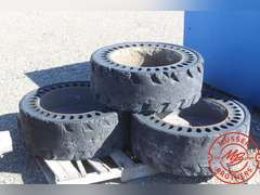 4-Skidsteer Tires on Rims