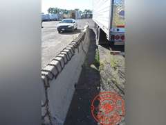(5) Concrete Barriers
