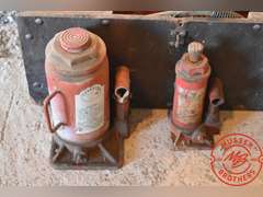Blackhawk Hydr Porto-Power in Box w/Accs & (2) Hydr Bottle Jacks