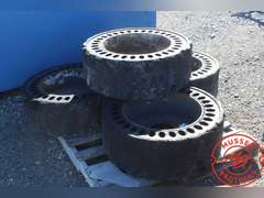 4-Skidsteer Tires on Rims