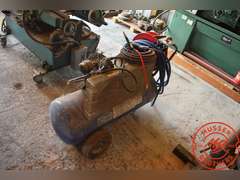 Campbell Hausfield Air Compressor on Wheels