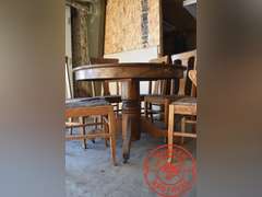 Round Table w/ 6 chairs