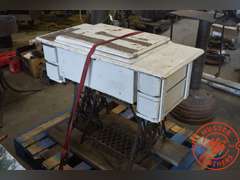 Single Sewing Machine