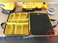 DeWalt Vacuum 20v; Spreader 20v w/(1) AM Battery in Case