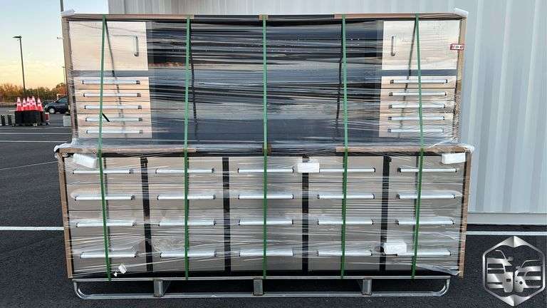 30 Drawer Work Bench