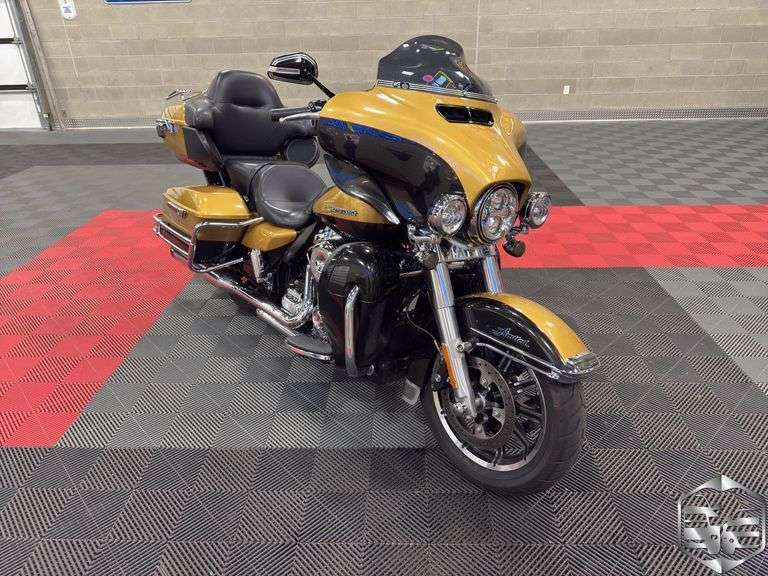2017  Harley-Davidson  FLHTK   Electra Glide Ultra Limited