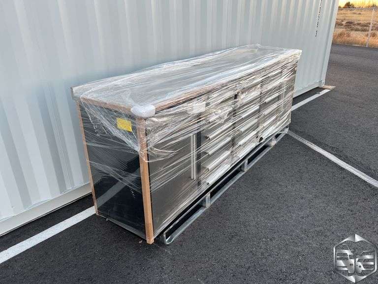 18 Drawer Work Bench