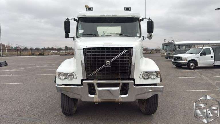 2014  Volvo  VHD