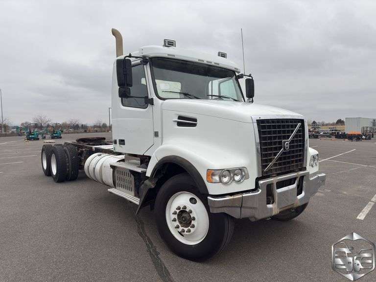 2014  Volvo  VHD