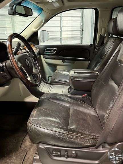 2012 Cadillac Escalade ESV  Platinum Edition