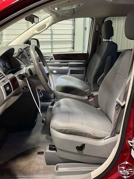 2010 Chrysler Town & Country Touring
