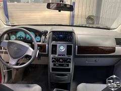 2010 Chrysler Town & Country Touring