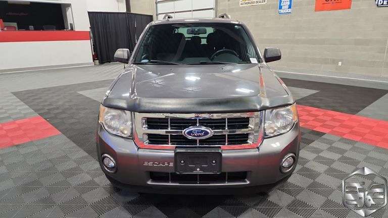 2010 Ford Escape  XLT