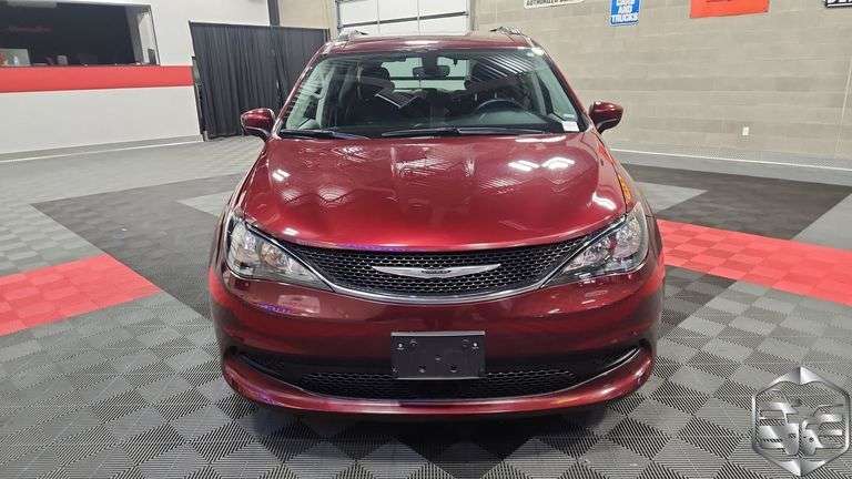 2021 Chrysler Voyage LXI