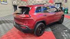 2017 Jeep Cherokee  Sport