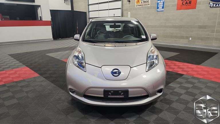 2011 Nissan Leaf  SL