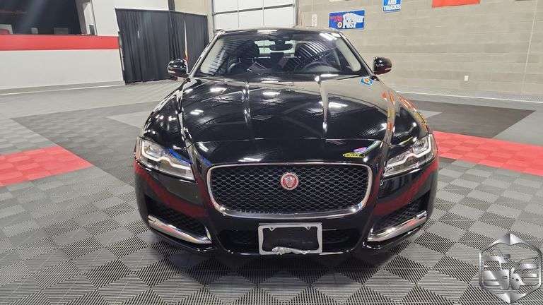 2019 Jaguar XF 30T