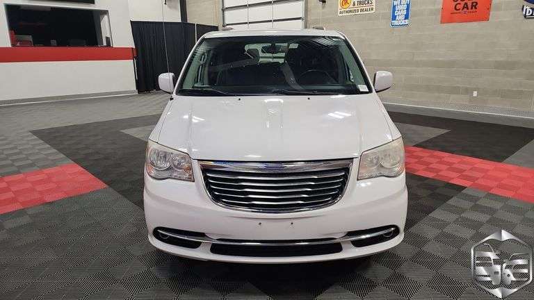 2014 Chrysler Town & Country Touring