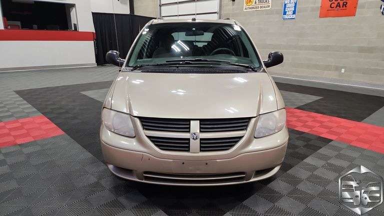 2005 Dodge Grand Caravan SE