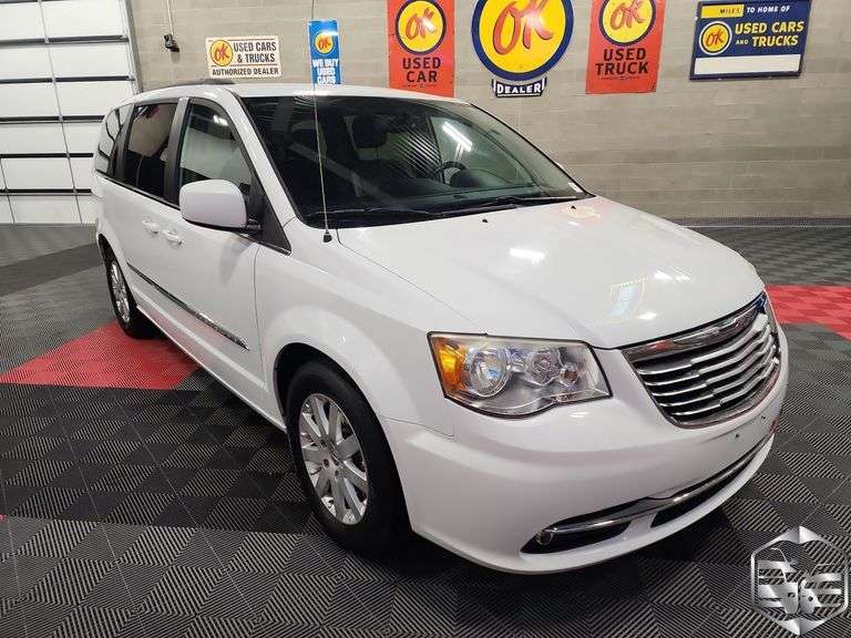 2014 Chrysler Town & Country Touring
