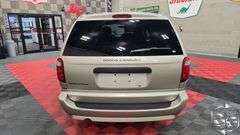 2005 Dodge Grand Caravan SE