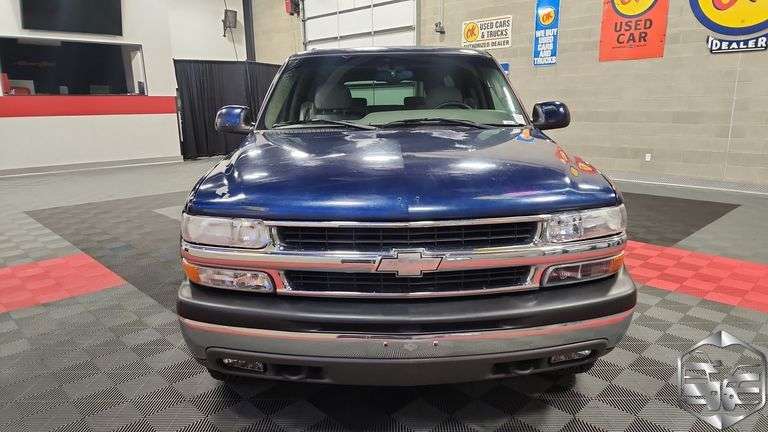 2001 Chevrolet Suburban  LT