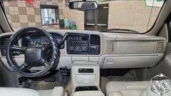 2001 Chevrolet Suburban  LT
