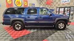 2001 Chevrolet Suburban  LT