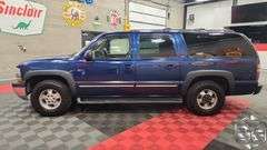 2001 Chevrolet Suburban  LT