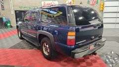 2001 Chevrolet Suburban  LT