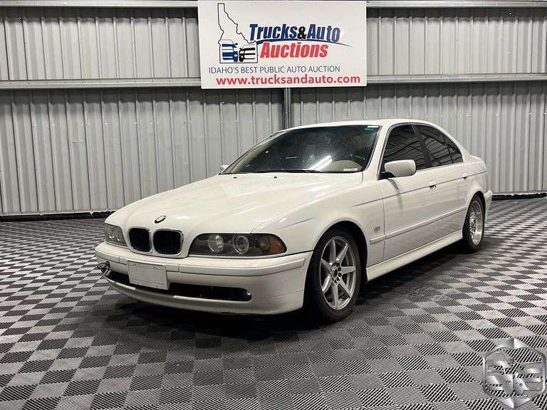 2001 BMW 5 Series 525i