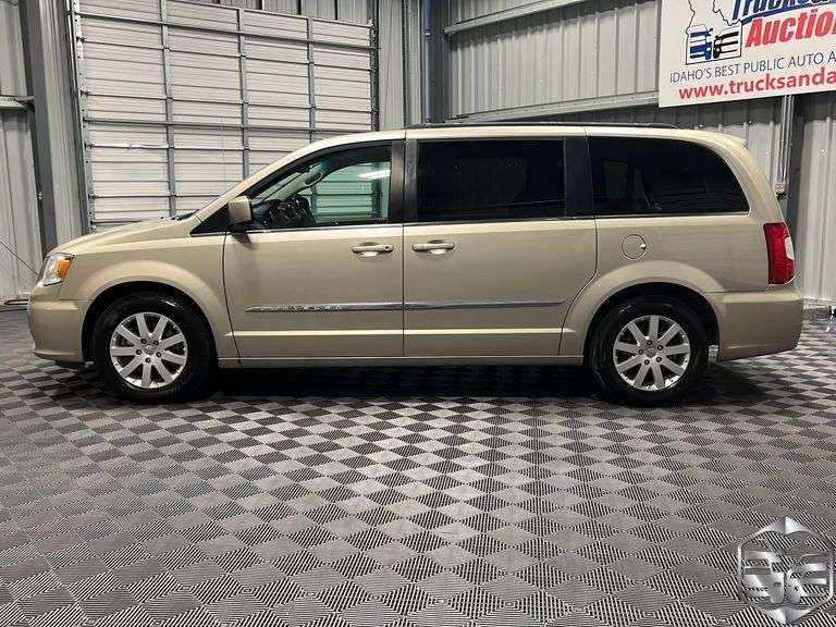 2015 Chrysler Town & Country Touring