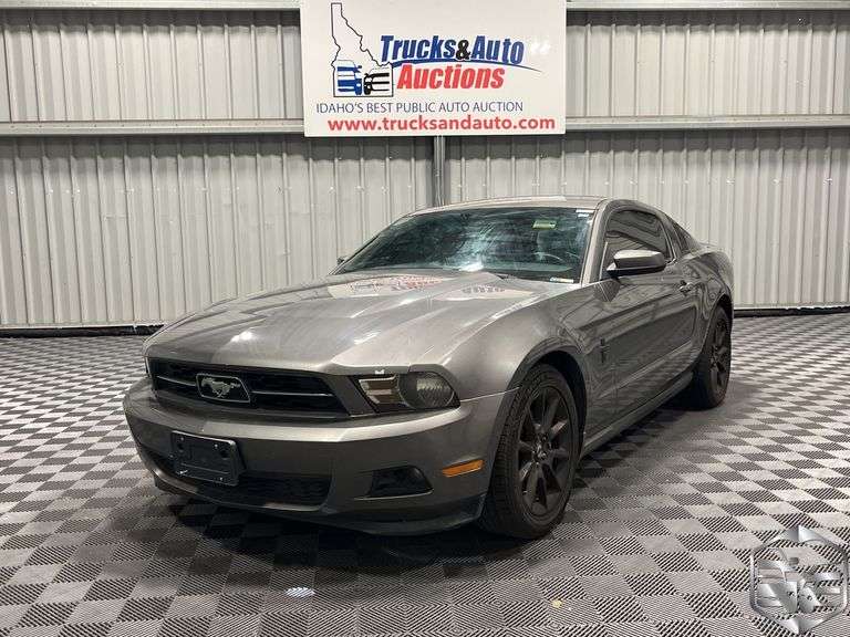 2011 Ford Mustang  V6