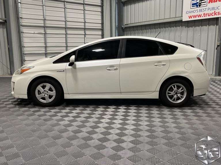 2011 Toyota Prius  Three