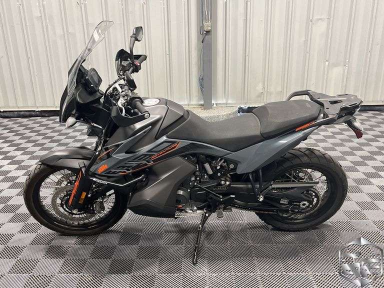 2022 KTM 890 Adventure
