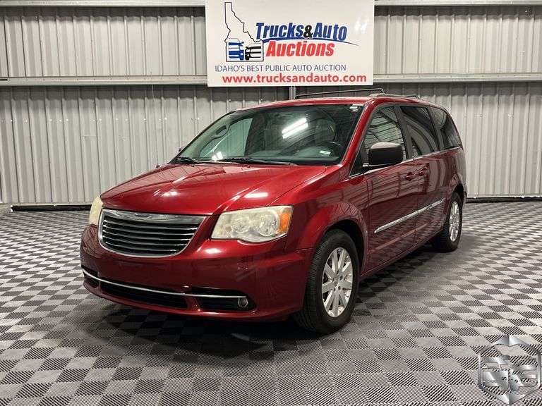 2013 Chrysler Town & Country Touring