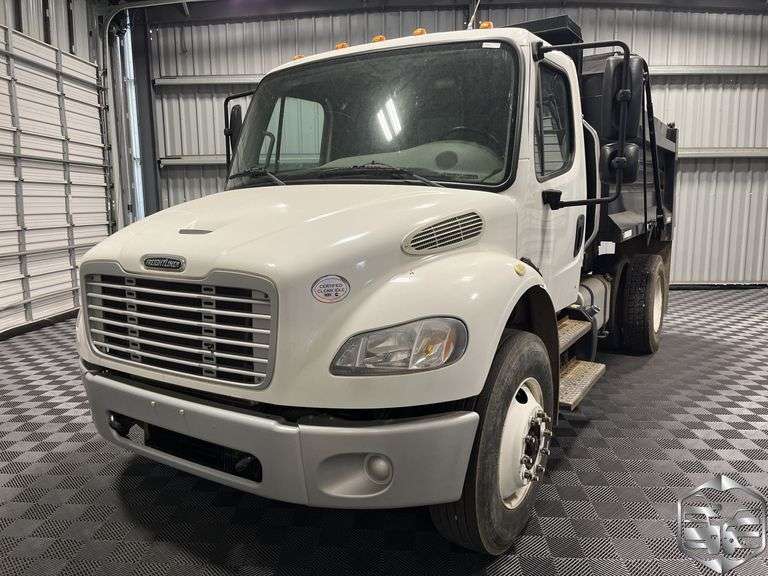 2013 Freightliner M2 106 Medium Duty