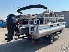 2021  BUJ  Boat Sun Tracker