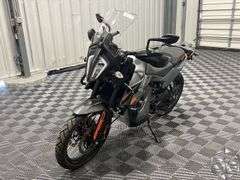 2022 KTM 890 Adventure