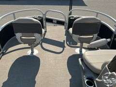 2021  BUJ  Boat Sun Tracker