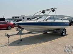 1988 Bayliner Capri Boat