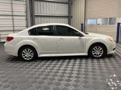 2010 Subaru Legacy  2.5i