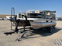 2021  BUJ  Boat Sun Tracker