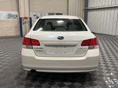 2010 Subaru Legacy  2.5i