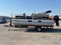 2021  BUJ  Boat Sun Tracker