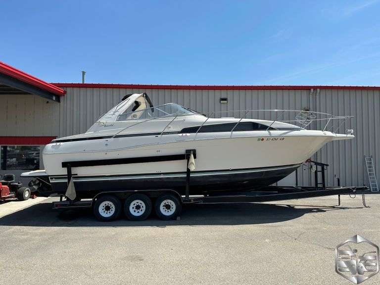1996 USD  Boat Avanti 3255 Express