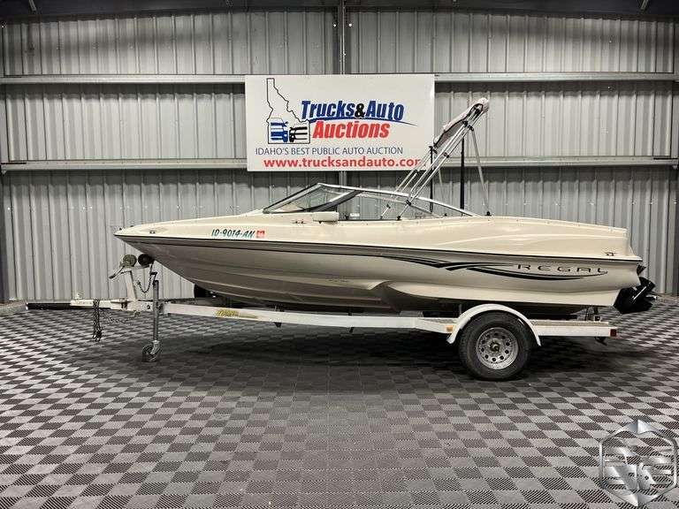 2001 RGM Regal Boat